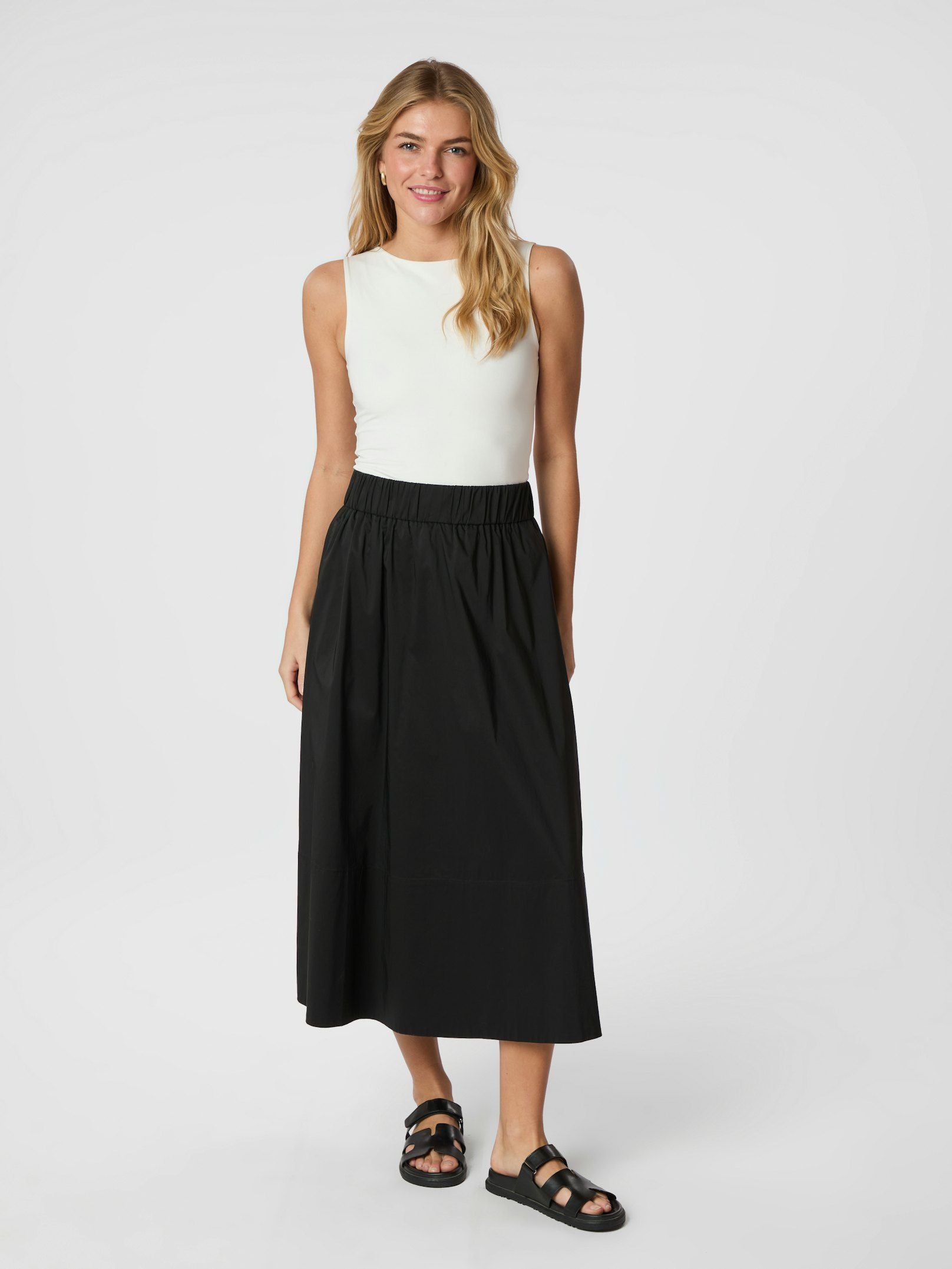 Neo Noir Yara Poplin Skirt (+Farver)