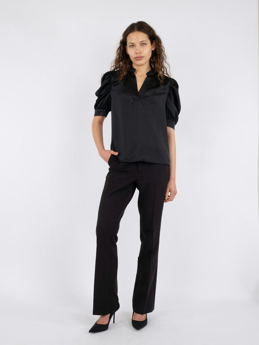 Neo Noir Roella Sateen Blouse (+Farver)