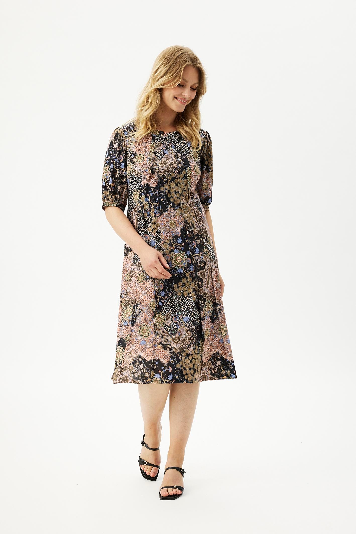 In Front Luzia Dress