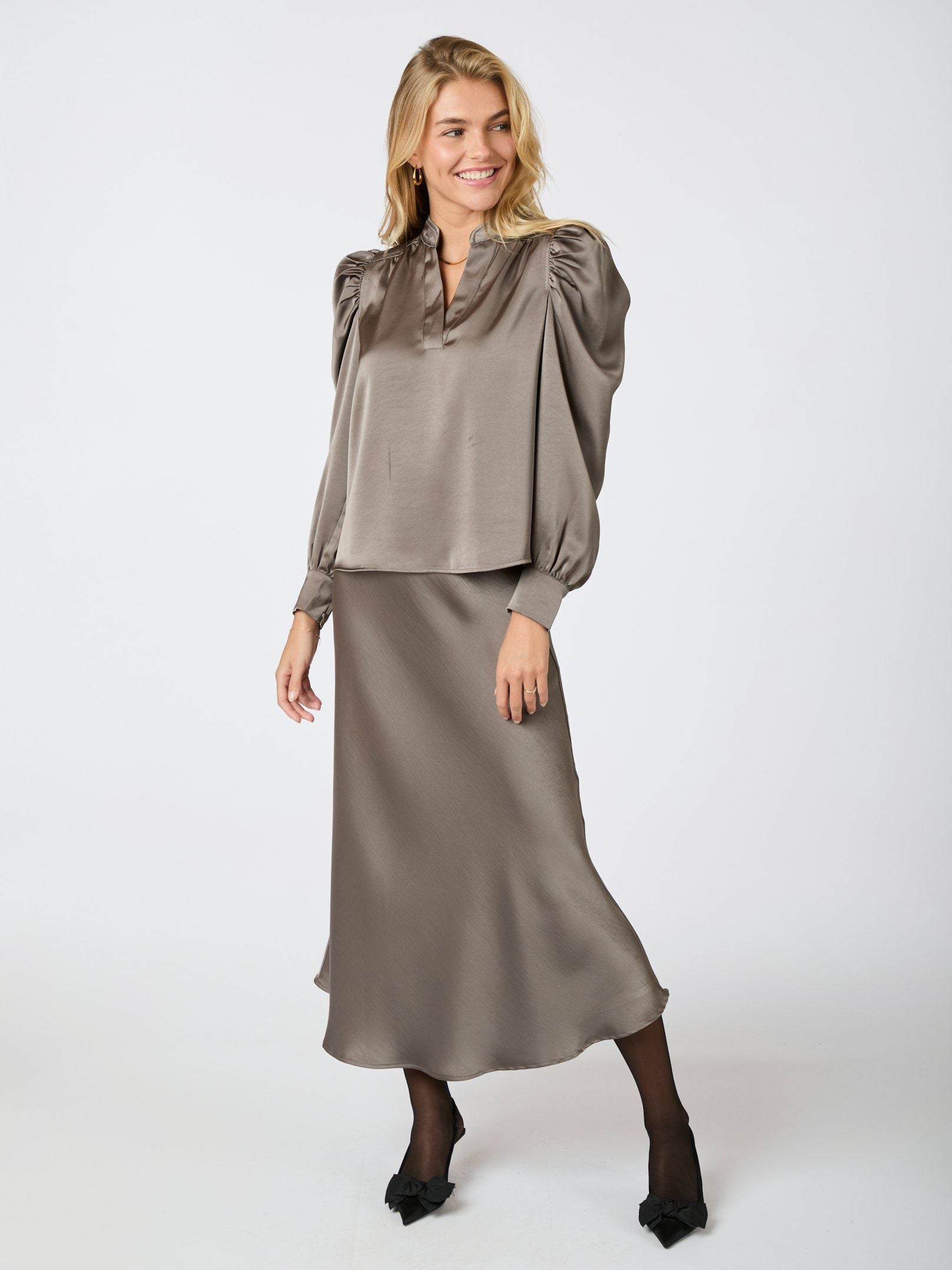 Neo Noir Rosslyn Heavy Sateen Blouse(+Farver)