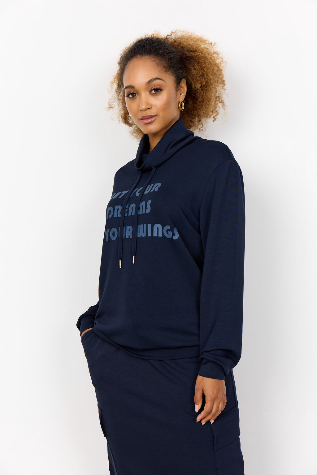 Soya Banu 208 Sweat (+Farver)