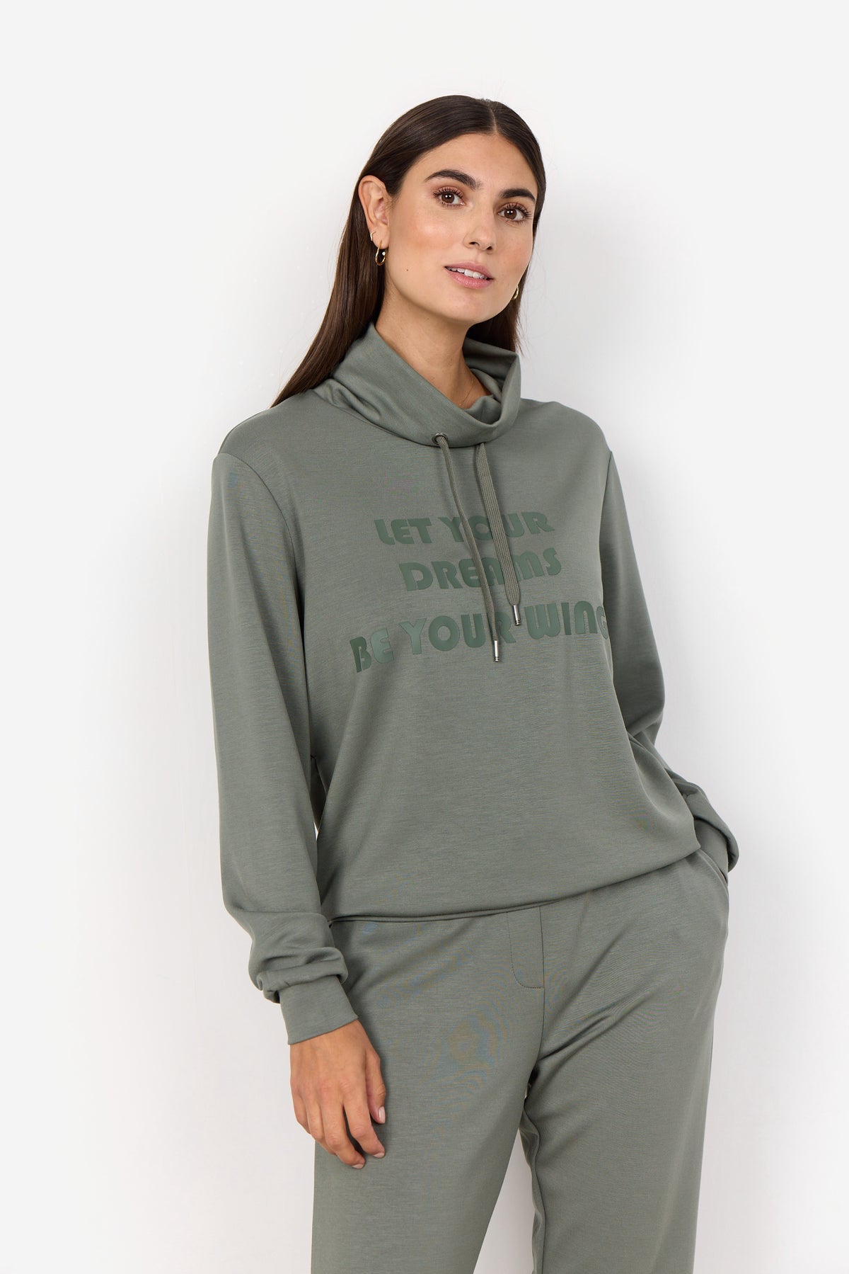 Soya Banu 208 Sweat (+Farver)