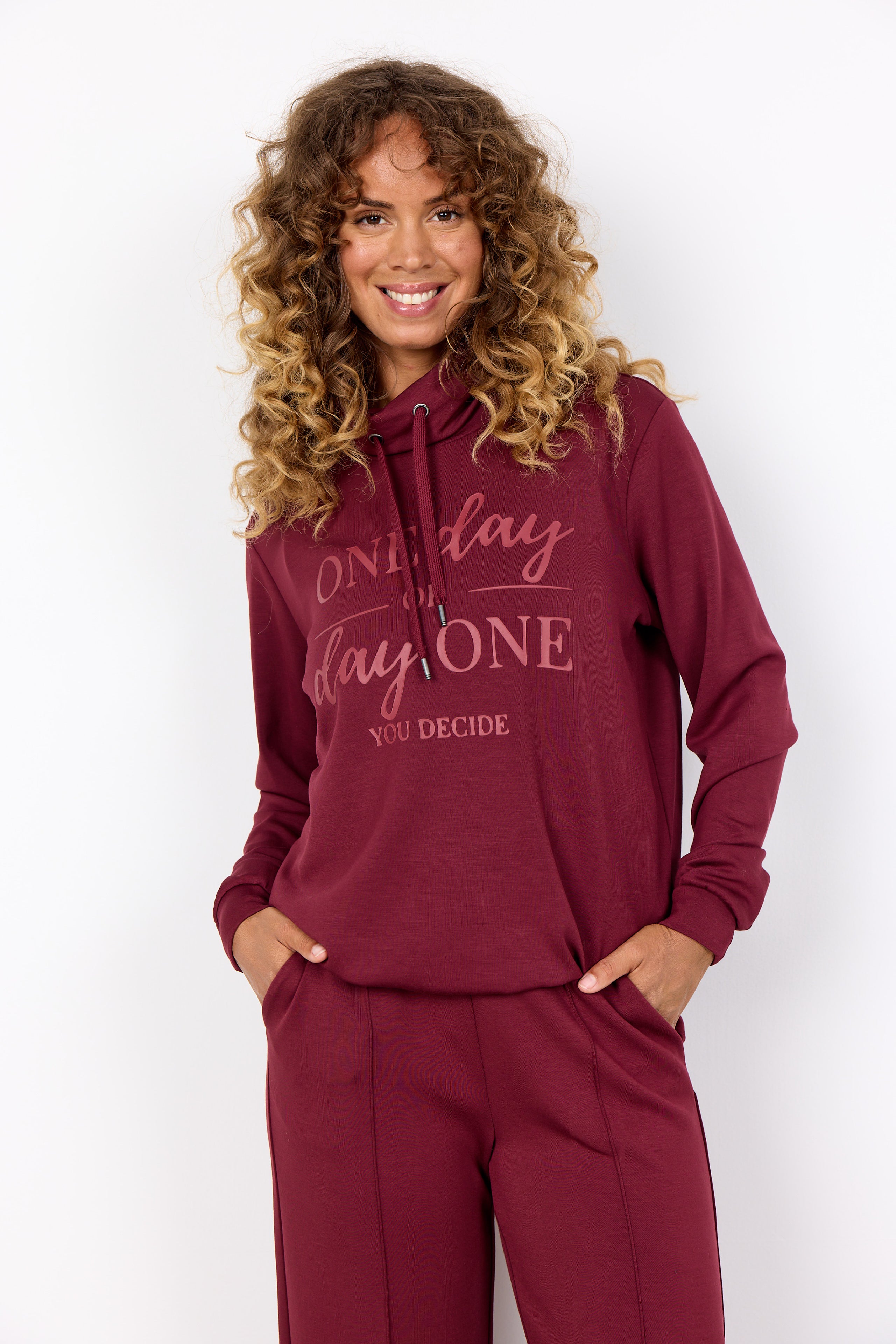 Soya Banu 256 Sweatshirt (+ Farver)