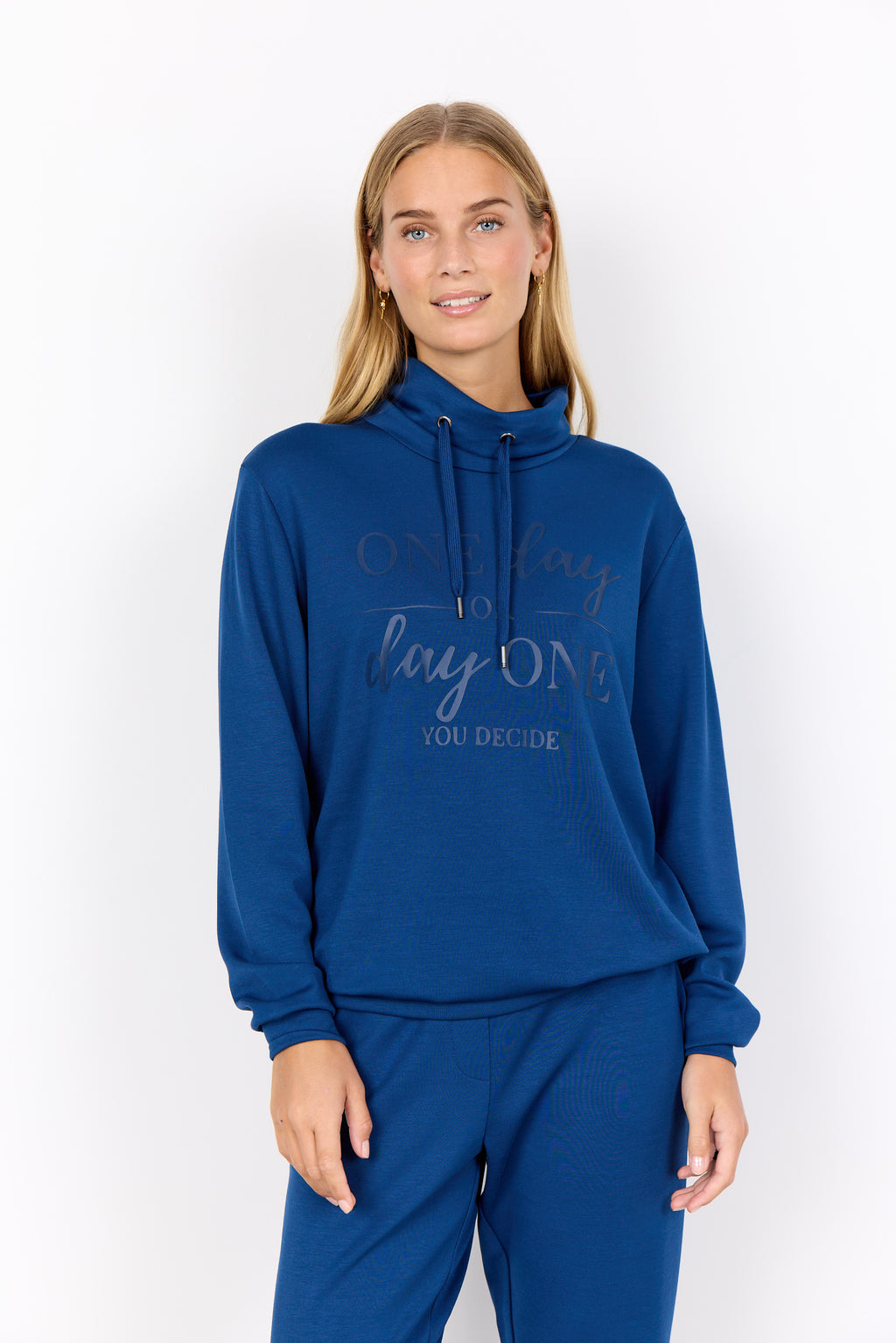 Soya Banu 256 Sweatshirt (+ Farver)