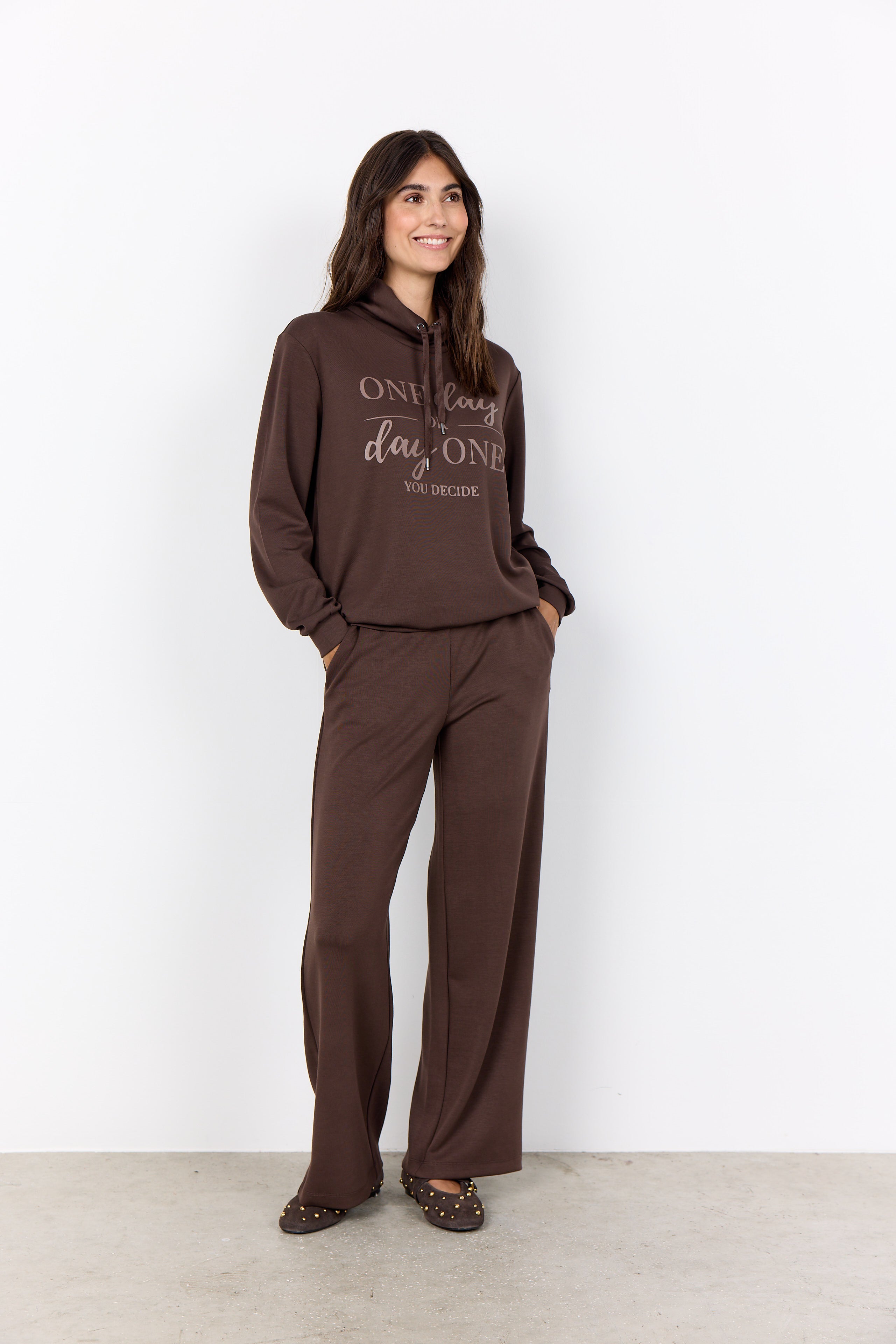 Soya Banu 256 Sweatshirt (+ Farver)