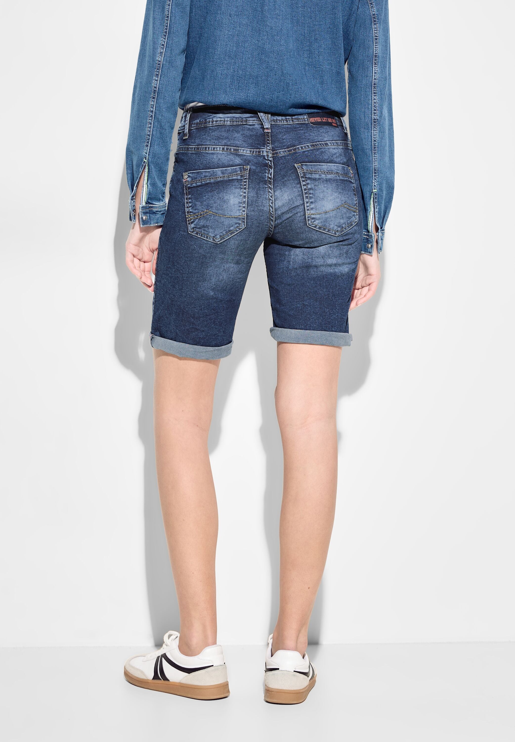 Cecil Nos Scarlet Shorts