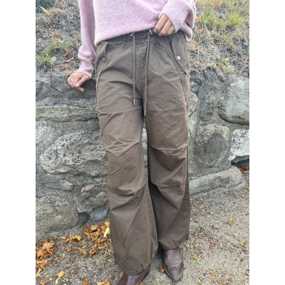 Continue Carrie Pant