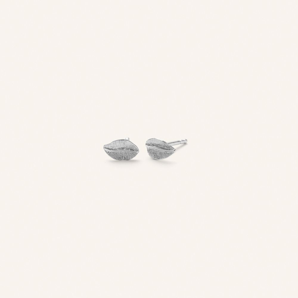 Pernille Corydon Elm Leaf Earsticks