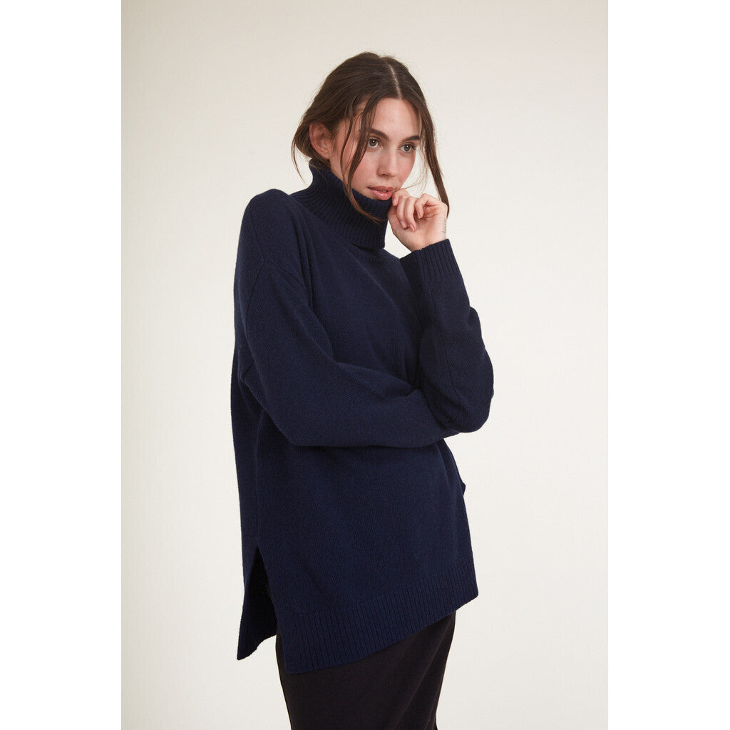 Basic Apparel Line T-Neck