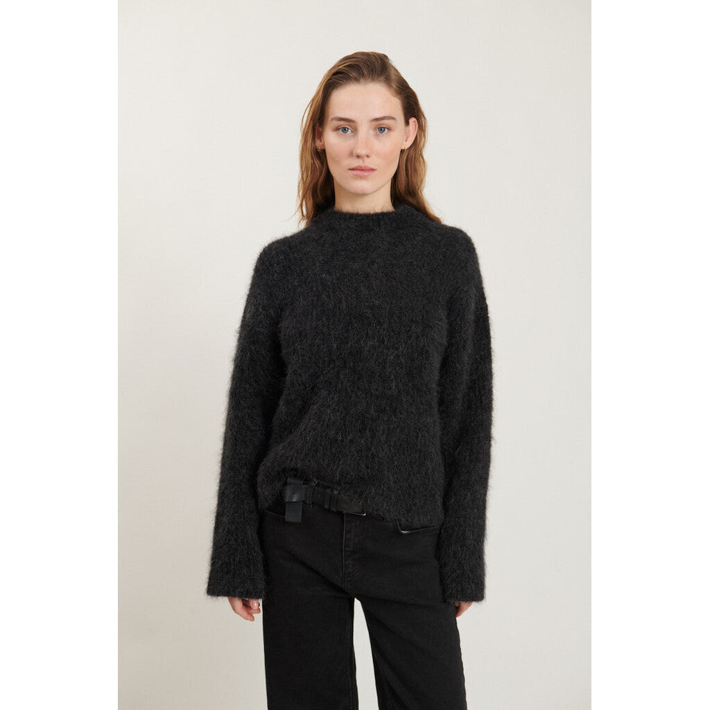 Basic Apparel Magna H. Neck