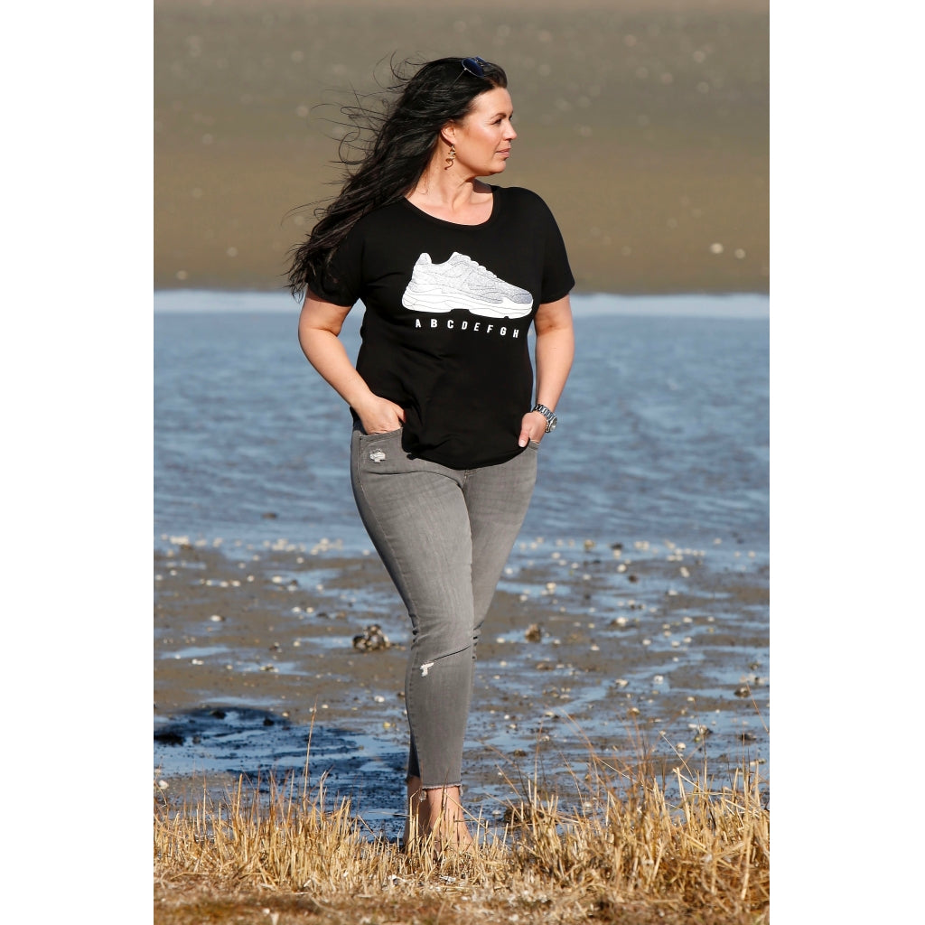 ZOEY SYDENY T-SHIRT