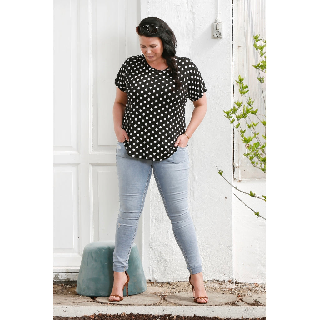 ZOEY REBECCA T-SHIRT