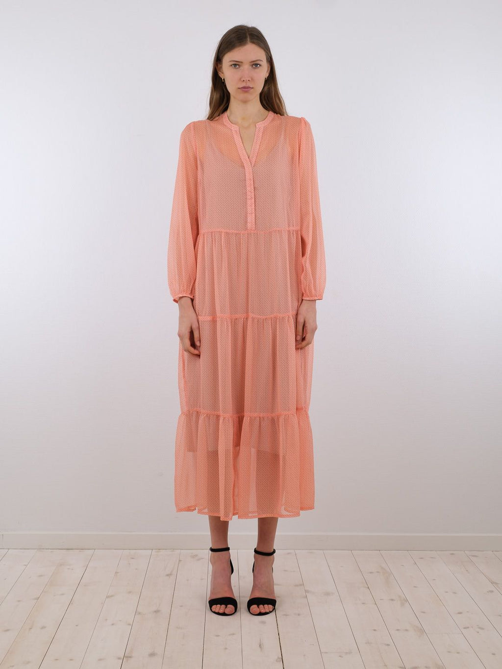 Neo Noir Nobis Graphic Tile Dress (+Farver)