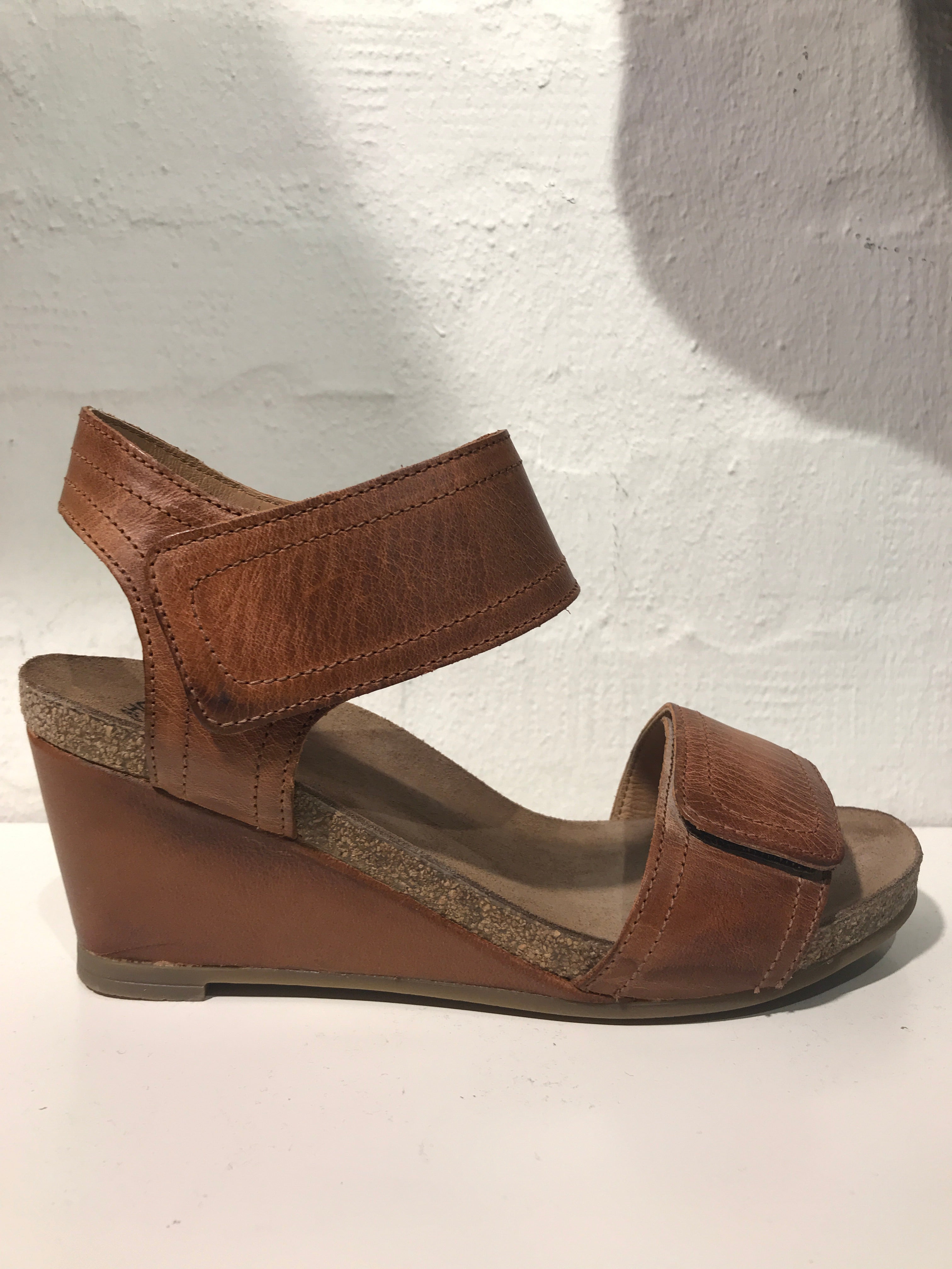 SANDAL CA&acute;SHOTT (+FARVER) CAMEL WEST / 36 Seminkjole
