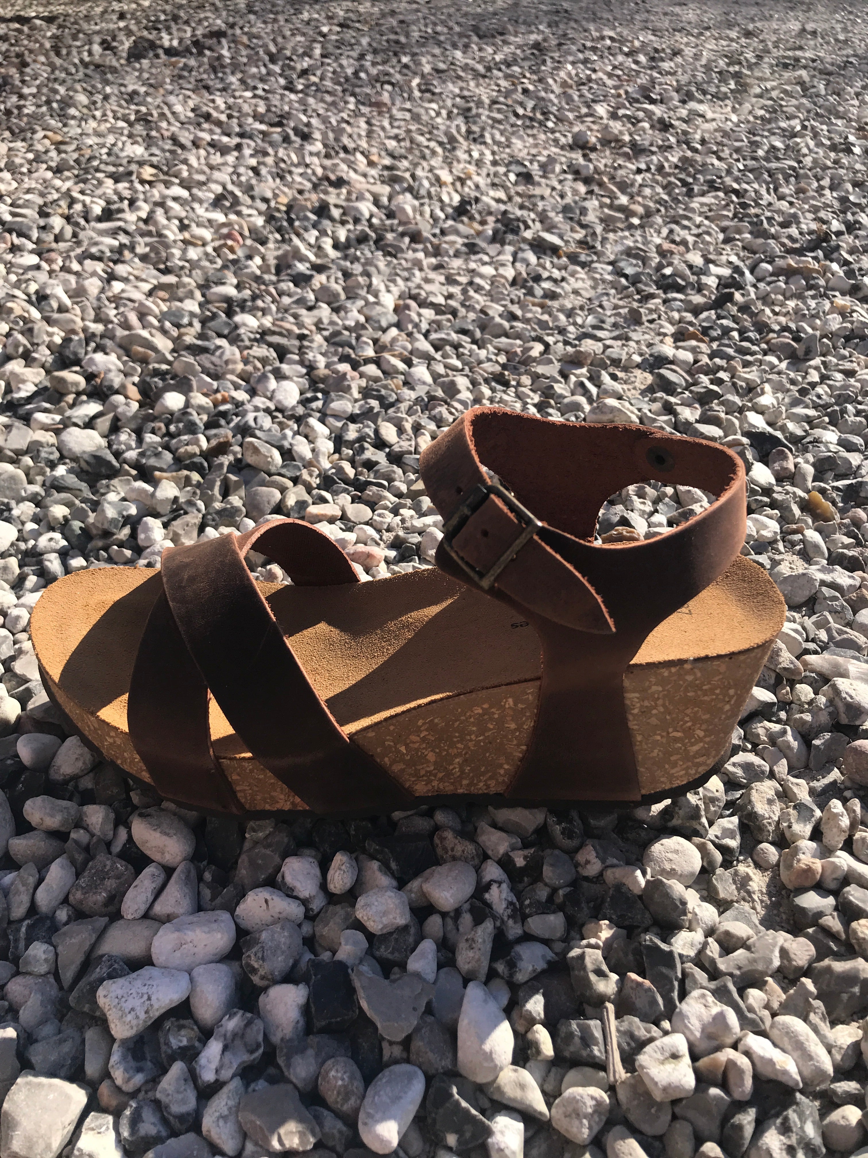 SANDAL KRYDS BELLA MODA DARK BROWN / 36 Seminkjole